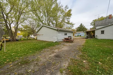 Exterior - 334 E 2nd Ave, Stanley, WI 54768 photo 10 of 13