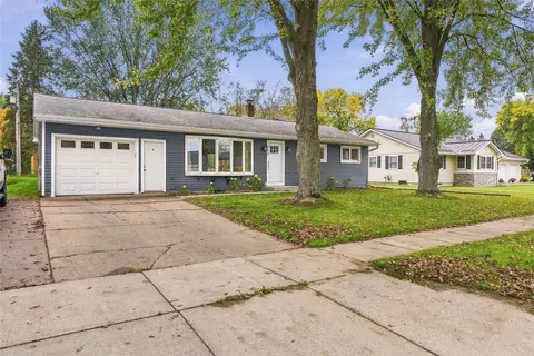 Exterior - 204 E Rusch St, Thorp, WI 54771 photo 2 of 11