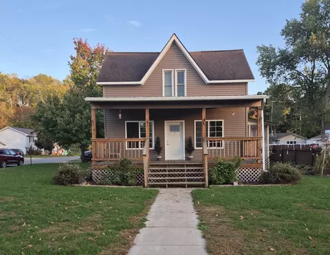 1231 E Prospect St, Durand, WI 54736