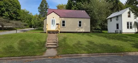 1203 13th Ave E, Menomonie, WI 54751