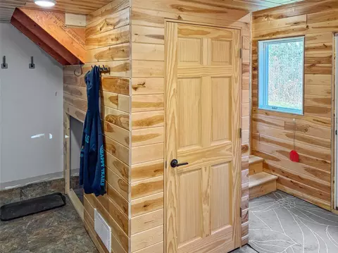 Entry Way - 8037 N Pow Rd, Springbrook, WI 54875 photo 2 of 4