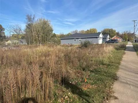 2726-2728 W Vine St, Eau Claire, WI 54703