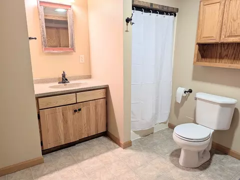 Bath - e1997 Cedar Road, Eau Claire, WI 54701 photo 2 of 2