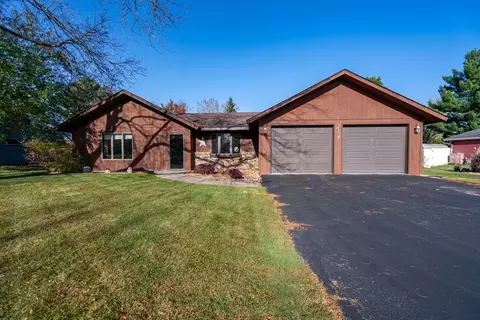 825 Ballentine Rd, Menomonie, WI 54751