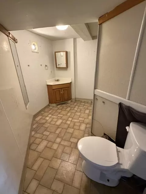 Bath - 415 Bashaw St UNIT S 1-4, Spooner, WI 54801 photo 3 of 5