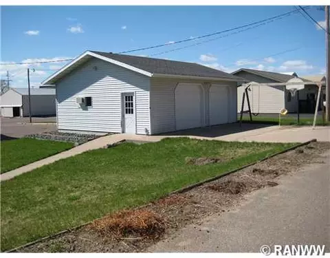 717 18th Ave, Bloomer, WI 54724 photo 2