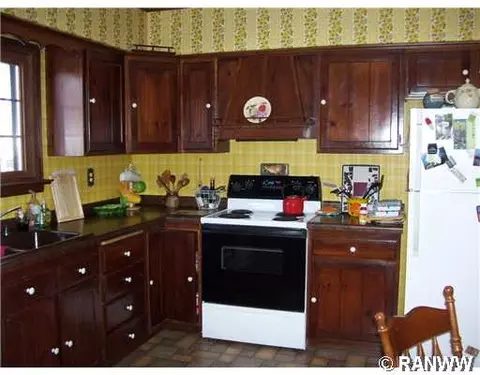 421 E Stanley St, Thorp, WI 54771 photo 5