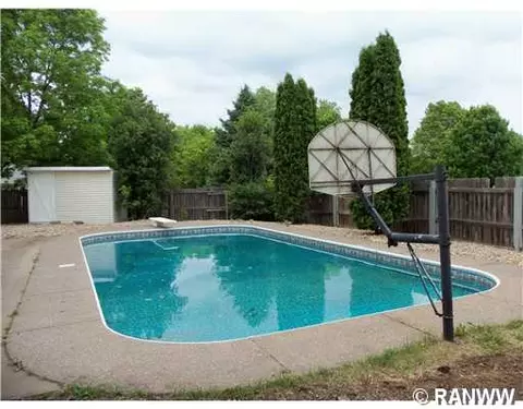 532 Roosevelt Ct, River Falls, WI 54022 photo 3