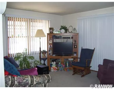 332 E 4th Ave, Stanley, WI 54768 photo 3