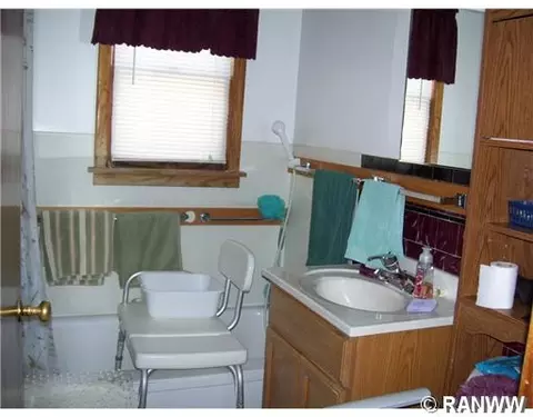 332 E 4th Ave, Stanley, WI 54768 photo 10