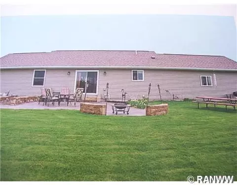 511 E 9th Ave, Stanley, WI 54768 photo 2