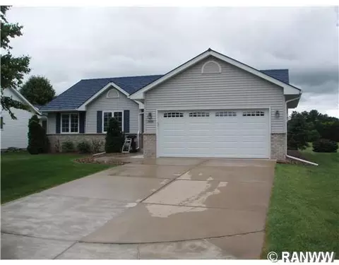 3334 E Meadows Pl, Eau Claire, WI 54701 photo 1