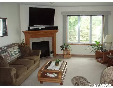 3334 E Meadows Pl, Eau Claire, WI 54701 photo 4