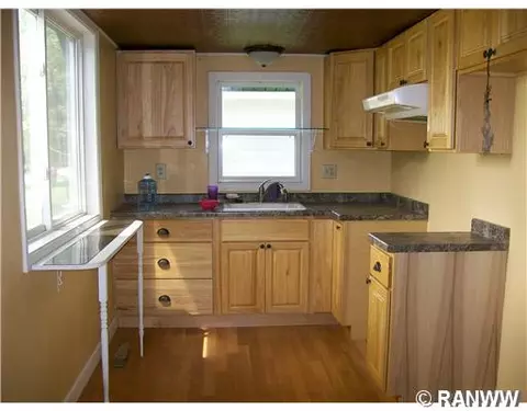 416 E Taylor Ave, Barron, WI 54812 photo 4