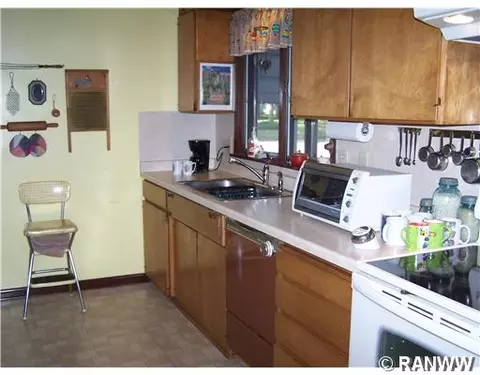 405 Euclid Ave, Barron, WI 54812 photo 4