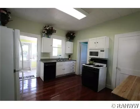403 Dwight St, Chippewa Falls, WI 54729 photo 2