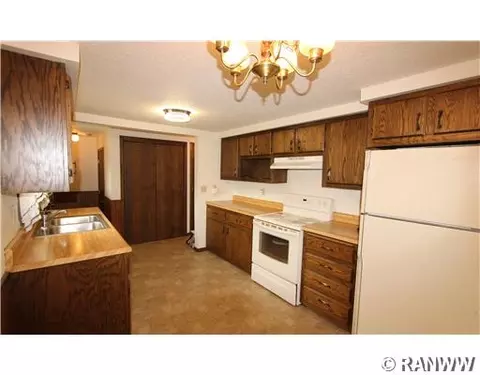 720 E Birch Ave, Barron, WI 54812 photo 2