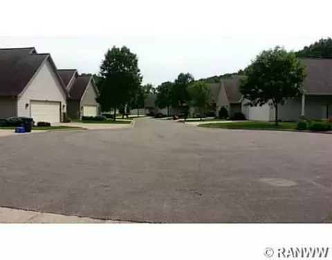 4411 Memory Ln, Eau Claire, WI 54701 photo 3