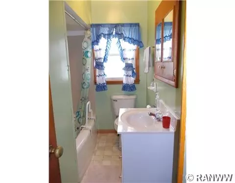 114 E Oak St, Stanley, WI 54768 photo 6