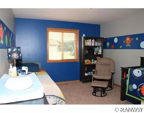 3661 Tamara Dr, Eau Claire, WI 54701 photo 9
