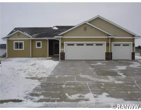 1534 Pascal Ct, Eau Claire, WI 54703 photo 1