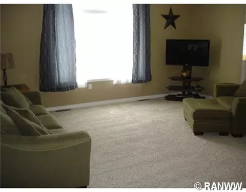 1534 Pascal Ct, Eau Claire, WI 54703 photo 8