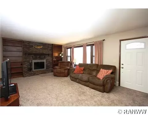 3147 Mitchell Ave, Eau Claire, WI 54703 photo 3