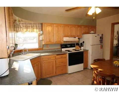 809 Maple St, Chippewa Falls, WI 54729 photo 3