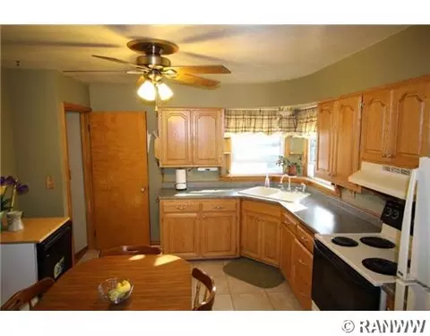809 Maple St, Chippewa Falls, WI 54729 photo 4