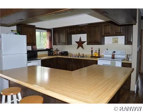 806 Ruff Pl, Bloomer, WI 54724 photo 3