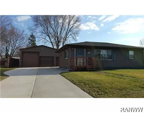 547 Daisy St, Chippewa Falls, WI 54729 photo 1