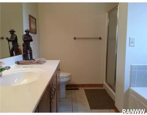 3681 Tamara Dr, Eau Claire, WI 54701 photo 12