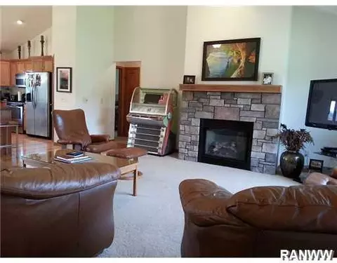 3681 Tamara Dr, Eau Claire, WI 54701 photo 5