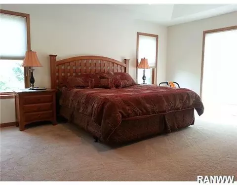 3681 Tamara Dr, Eau Claire, WI 54701 photo 11