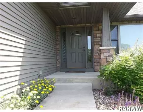 3681 Tamara Dr, Eau Claire, WI 54701 photo 2