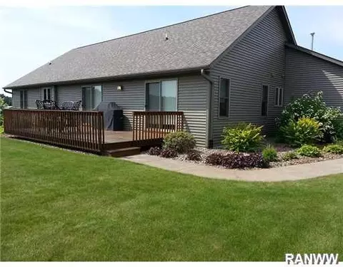 3681 Tamara Dr, Eau Claire, WI 54701 photo 3