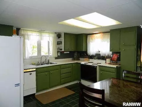 2419 E 3rd Rd, Superior, WI 54880 photo 5