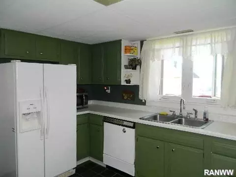 2419 E 3rd Rd, Superior, WI 54880 photo 6