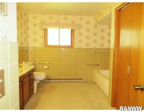 101 E Maple St, Thorp, WI 54771 photo 4