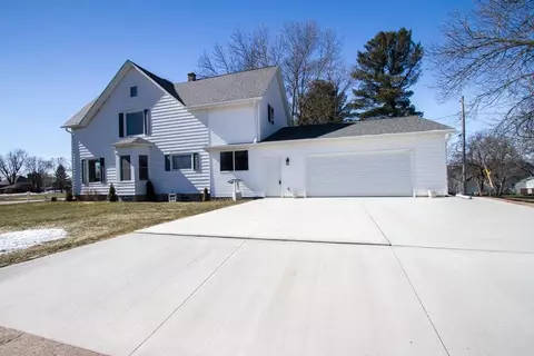 225 E 5th Ave, Stanley, WI 54768 photo 1