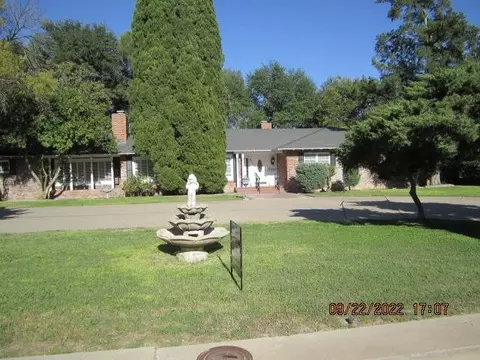 511 Mesa St, Kermit, TX 79745 photo 1