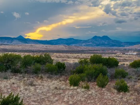 20 Antelope Dr, Alpine, TX 79830