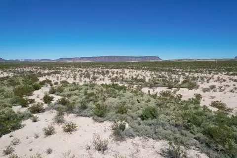 25 Butcherknife Rd # -8, Alpine, TX 79830
