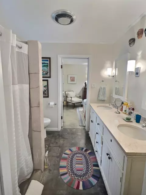 Bath - 703 W Fourth St, Marfa, TX 79843 photo 1 of 4