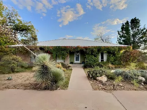 703 W Fourth St, Marfa, TX 79843