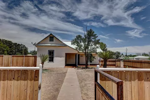 301 E Ave B, Alpine, TX 79830 photo 1