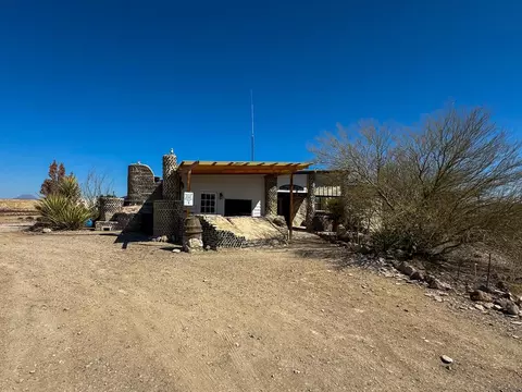 400 N Smiling Dog Trl, Terlingua, TX 79830