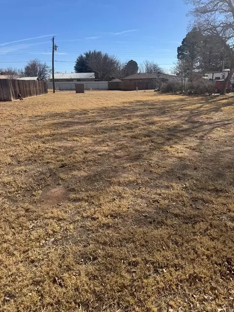 706 E 20th St, Crane, TX 79731 photo 1