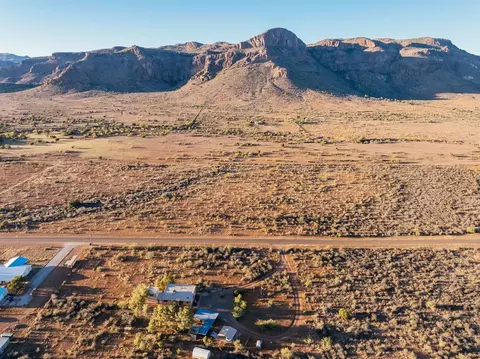 000 Wagon Rd, Alpine, TX 79830 photo 8