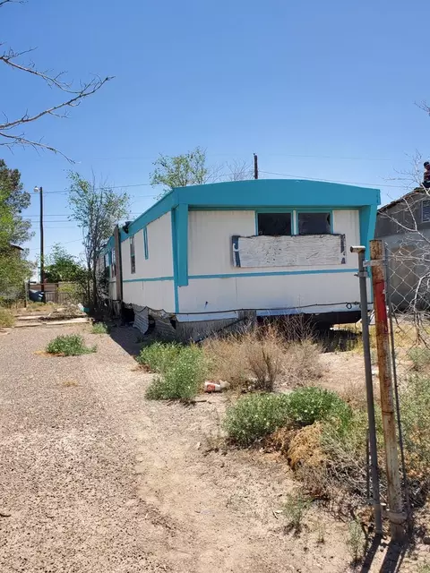 714 S Martinez Rd, Pecos, TX 79772